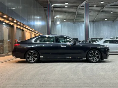 2026 BMW 7 Series 735i