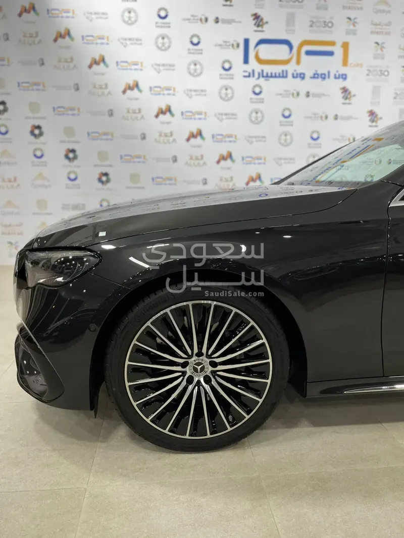 2025 مرسيدس - بنز إي 200