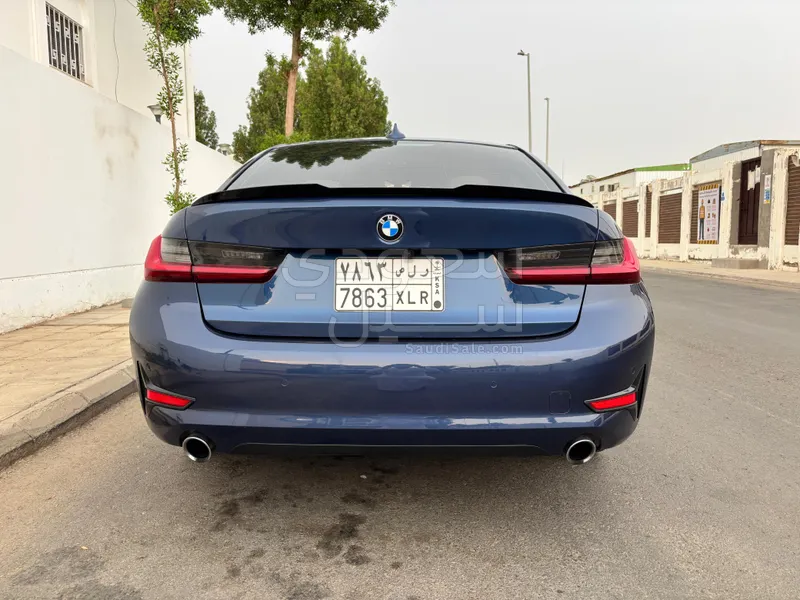 2022 بي ام دبليو الفئة الثالثة 330 أي
