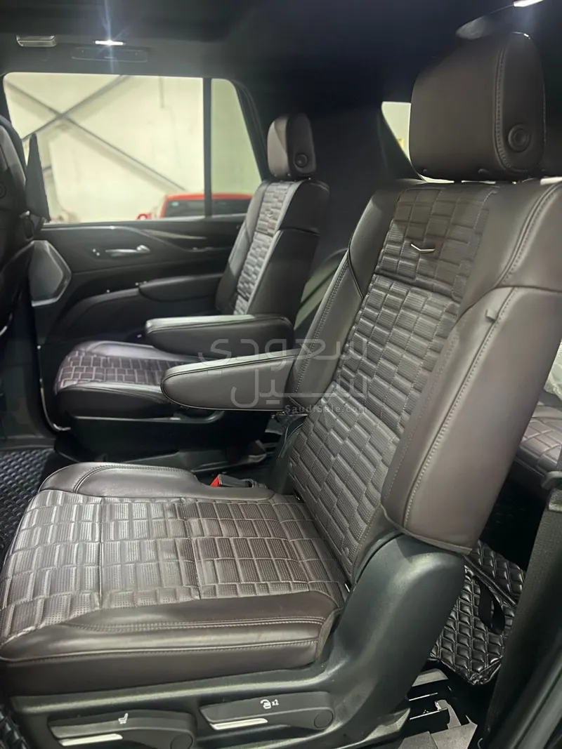 2023 Cadillac Escalade Sport