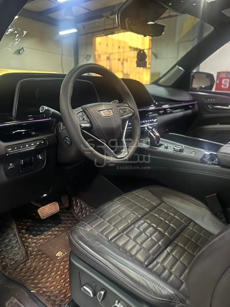 2023 Cadillac Escalade Sport