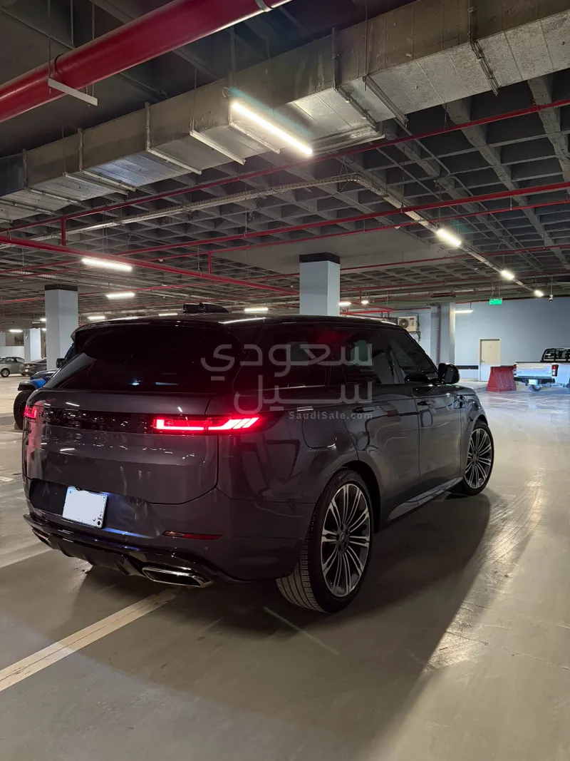 2024 لاند روفر رينج روفر سبورت اتش اس اي