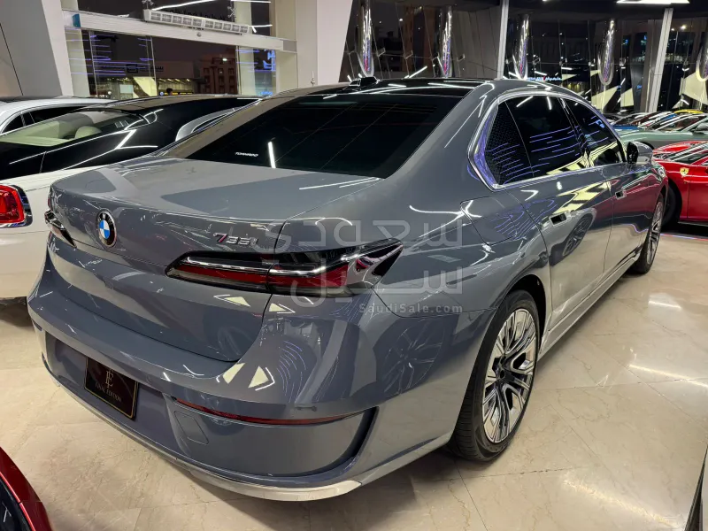 2024 BMW 7 Series 735Li