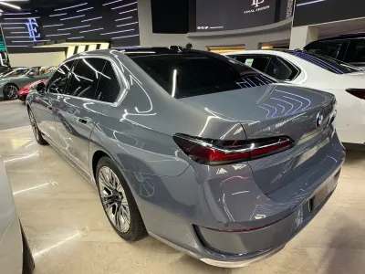 2024 BMW 7 Series 735Li