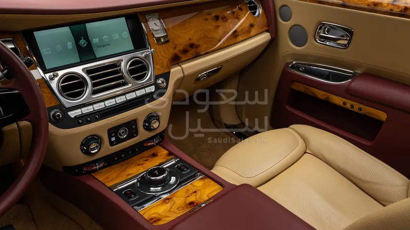 2015 رولز رويس قوست