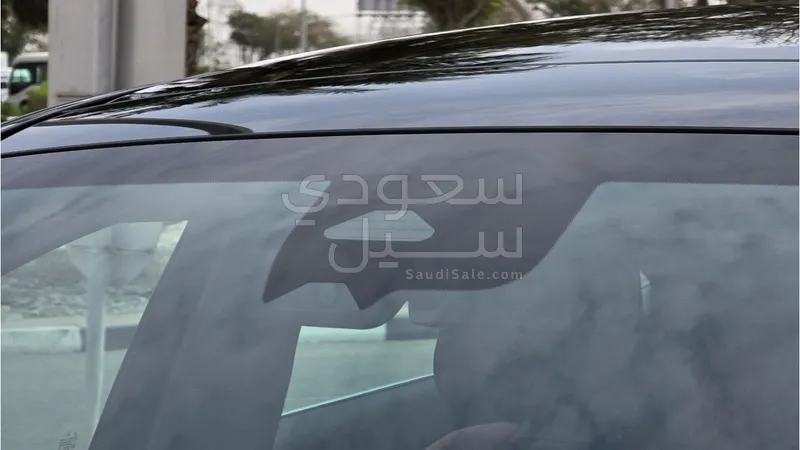 2025 مرسيدس - بنز جي إل سي 200 اي ام جي