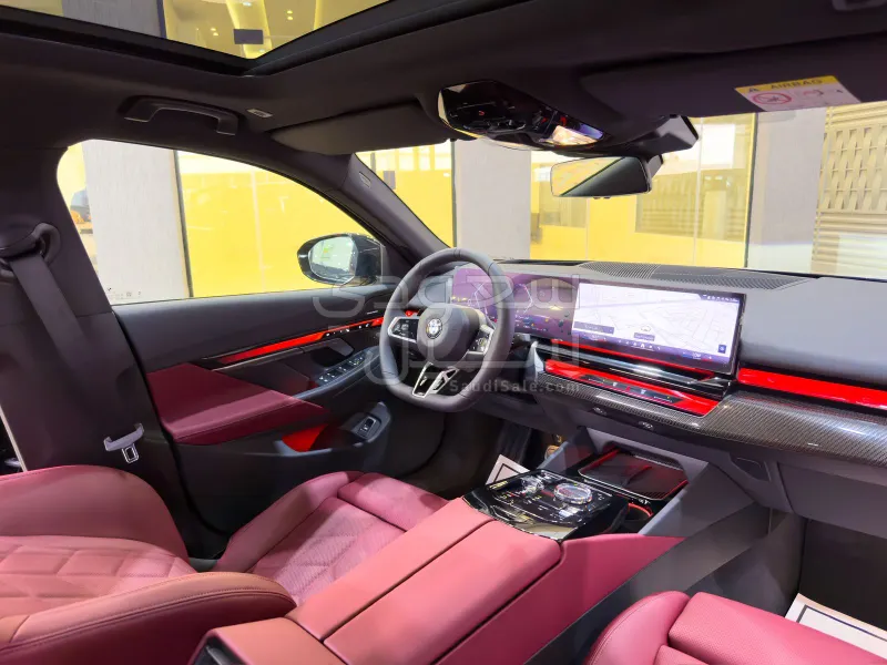 2025 BMW 5 Series 520i Mkit