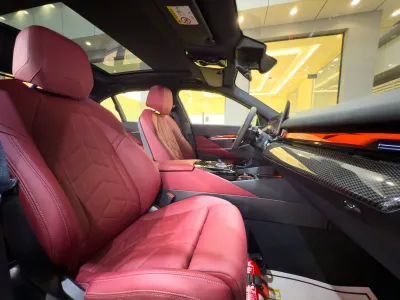 2025 BMW 5 Series 520i Mkit