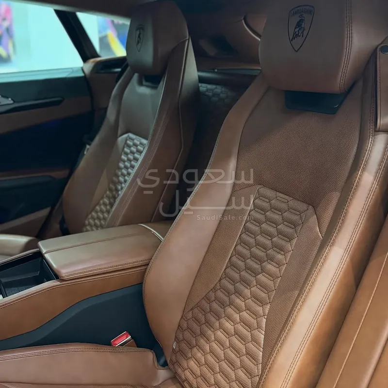 2022 Lamborghini URUS
