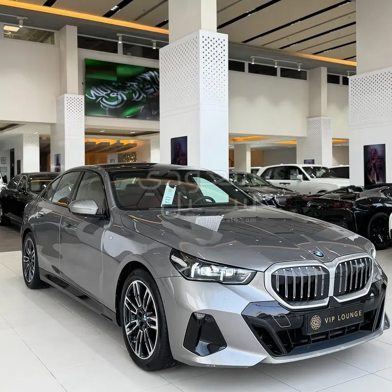 2024 BMW 5 Series 520i