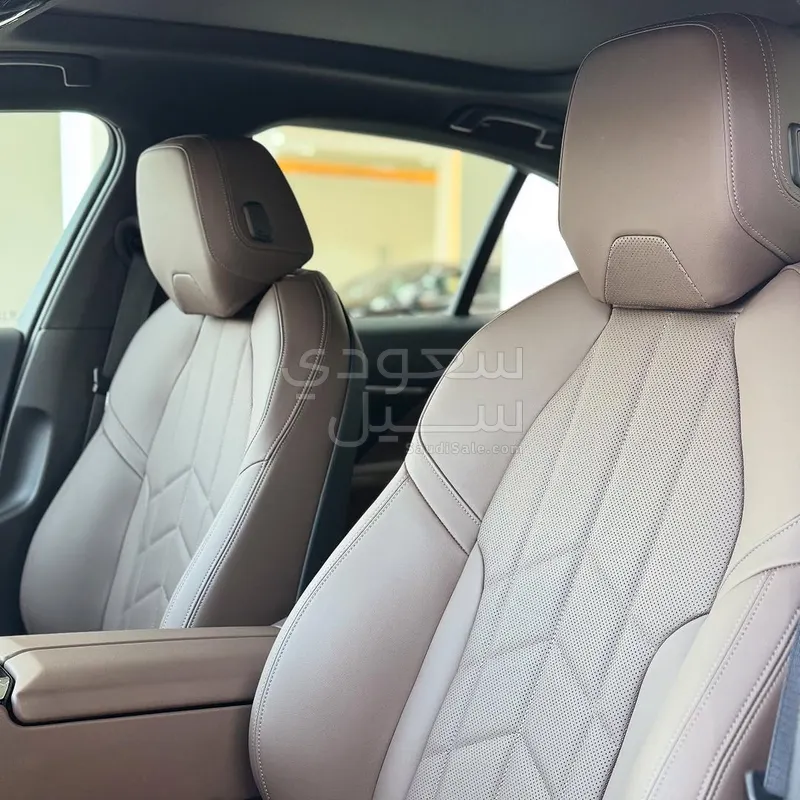 2024 BMW 5 Series 520i
