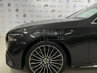 2025 مرسيدس - بنز إي 200