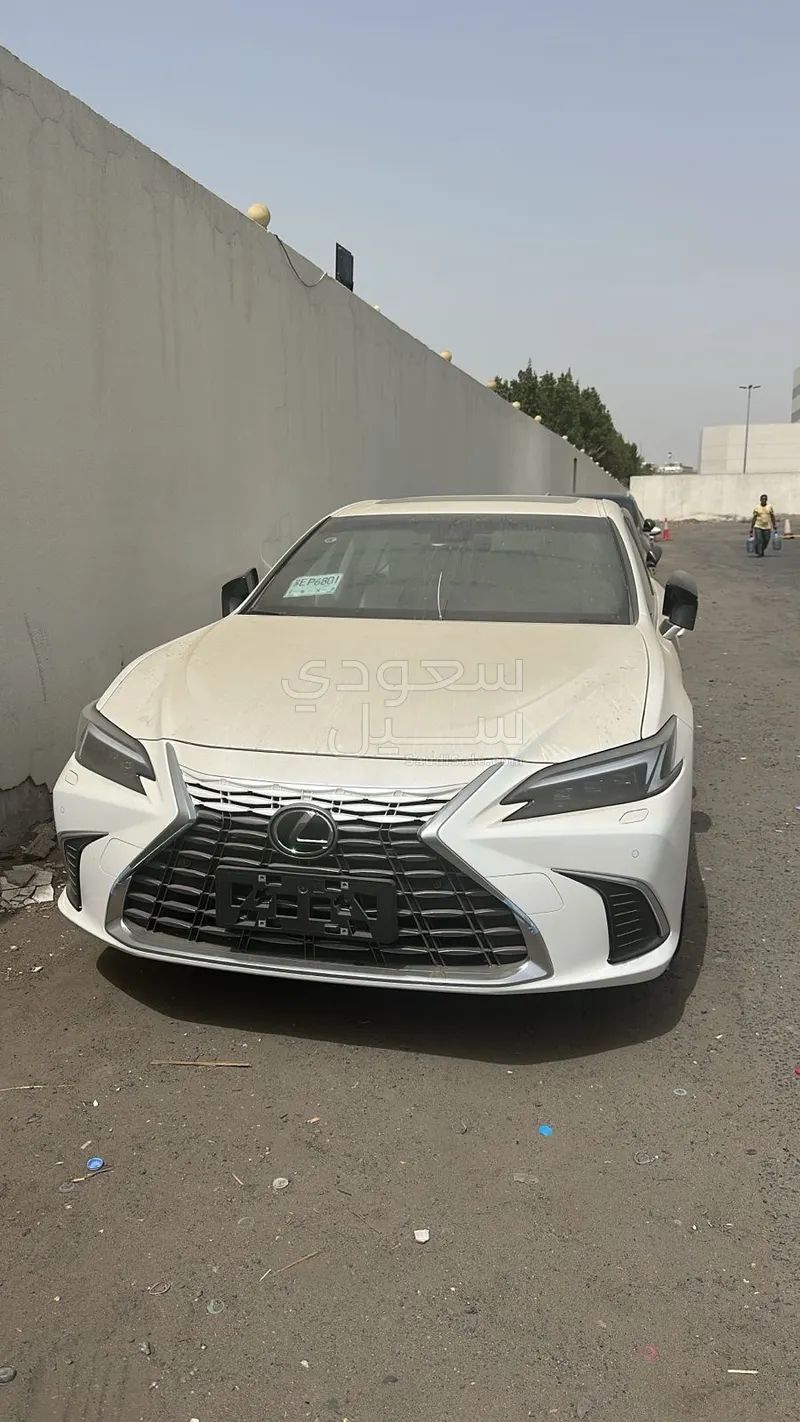 2025 Lexus ES 250