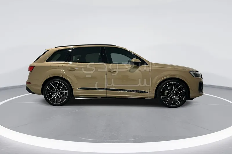 2024 Audi Q7 S line