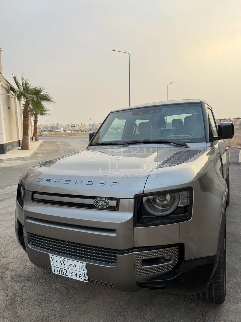 2025 Land Rover Defender 90