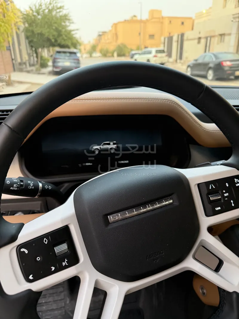 2025 Land Rover Defender 90