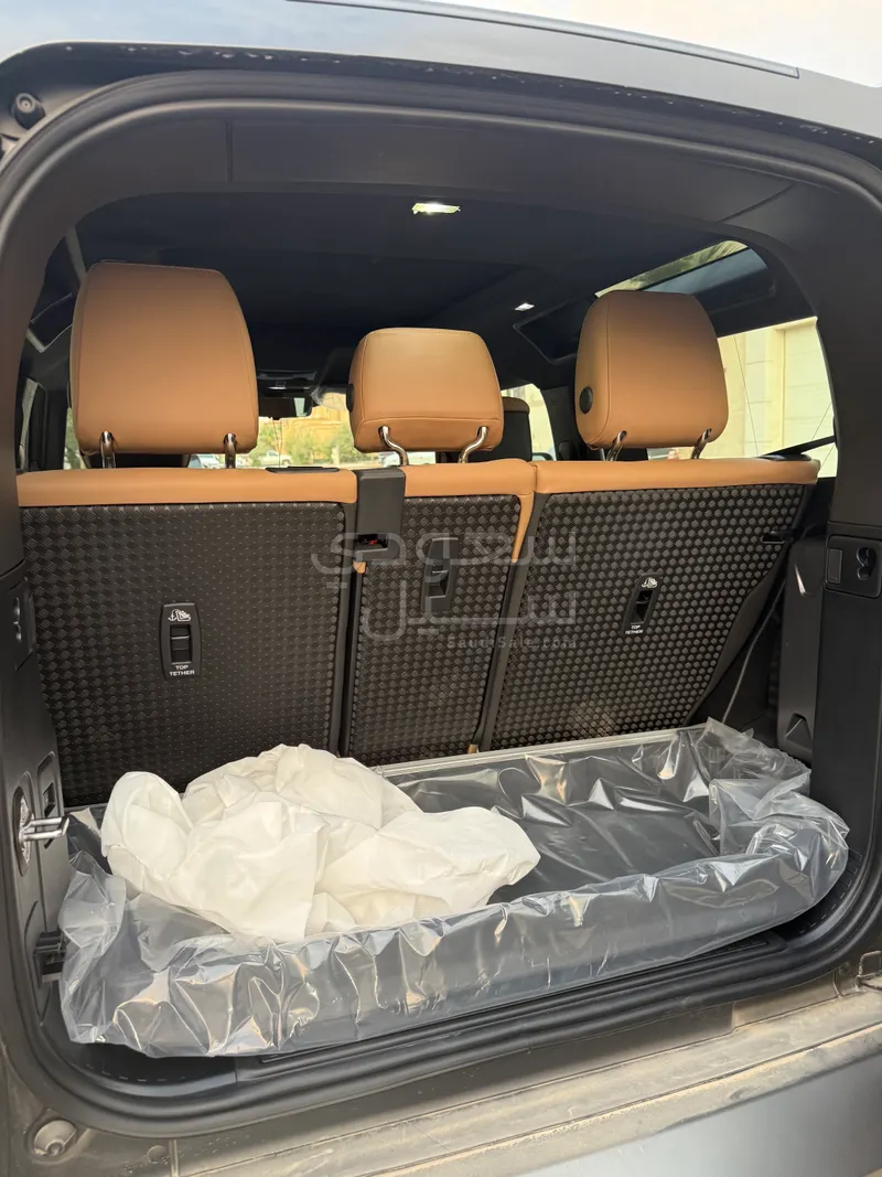 2025 Land Rover Defender 90