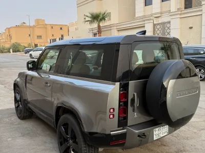 2025 Land Rover Defender 90