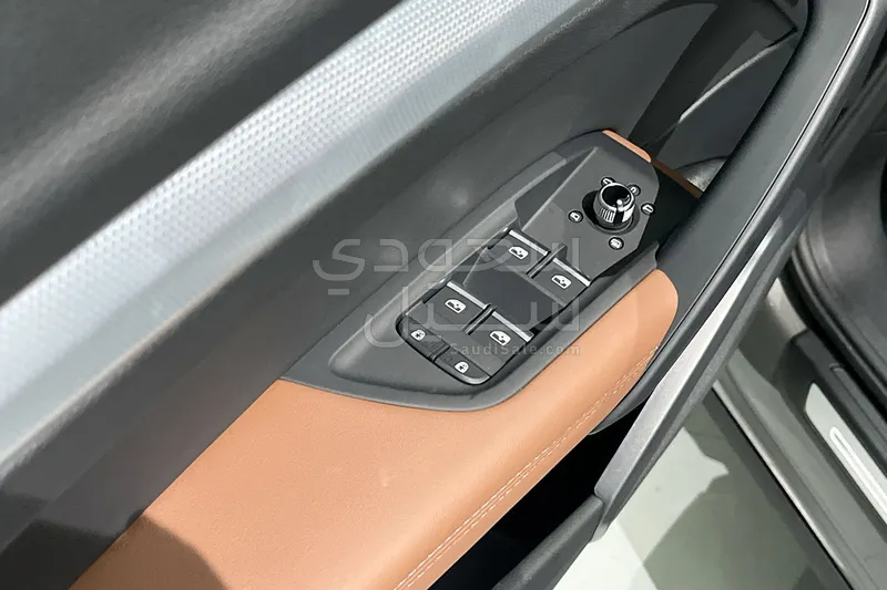 2025 Audi Q5 S Line