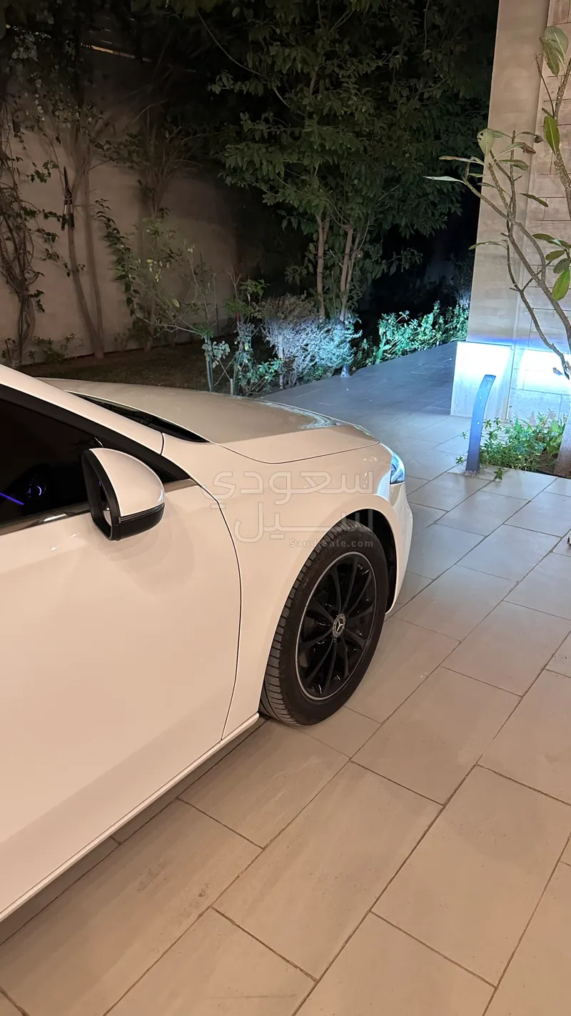 2020 مرسيدس - بنز أي 220