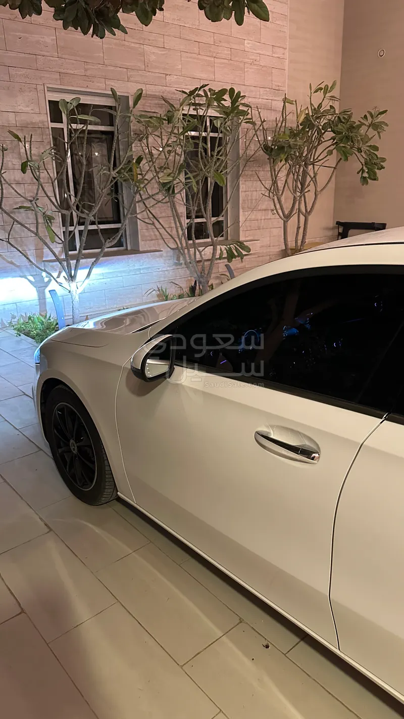 2020 مرسيدس - بنز أي 220