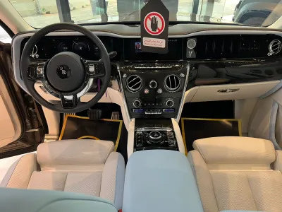 2025 Rolls-Royce Cullinan Silver Badge