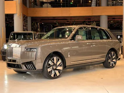 2025 Rolls-Royce Cullinan Silver Badge