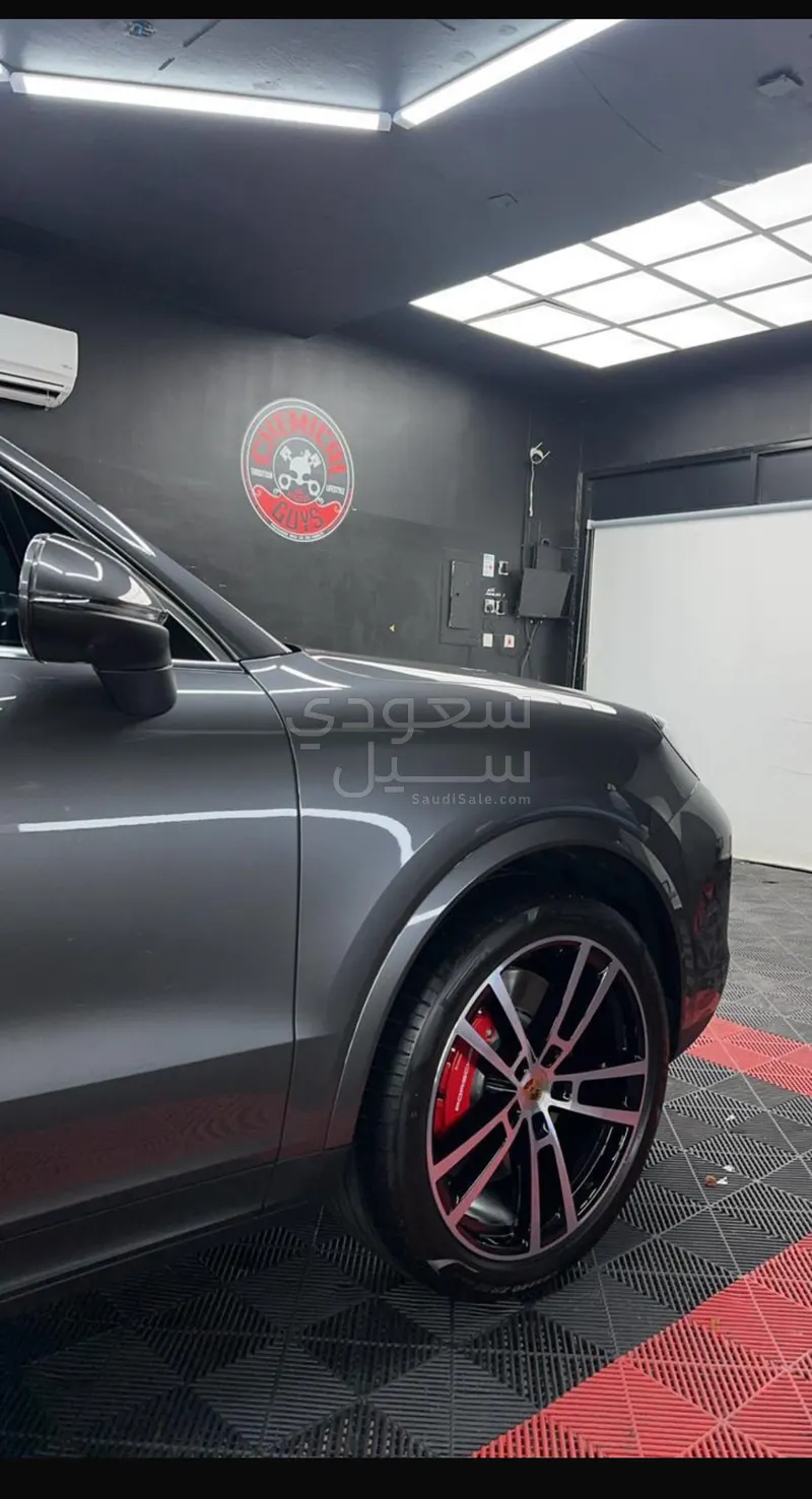 2024 Porsche Cayenne S