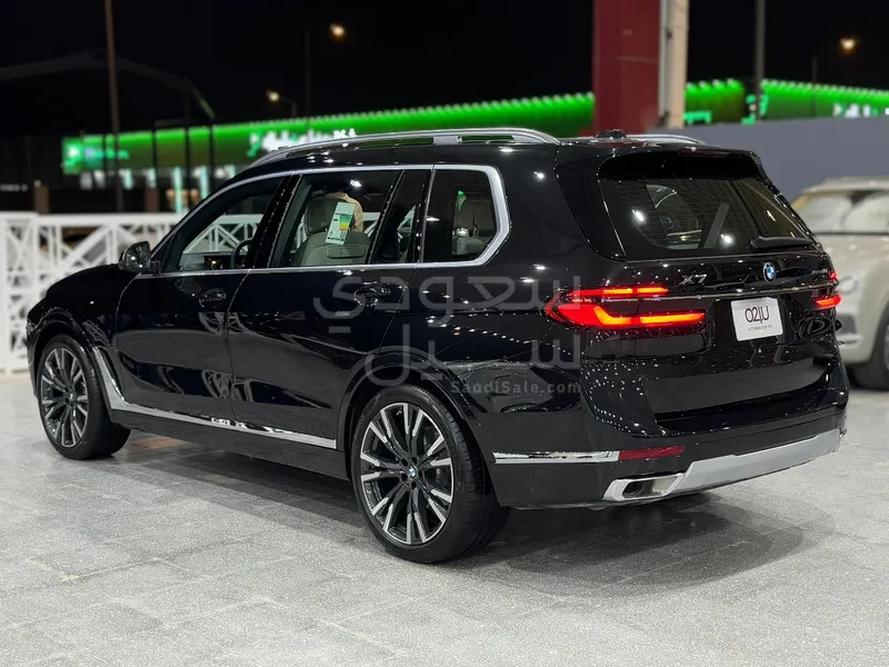 2023 BMW X Series 7