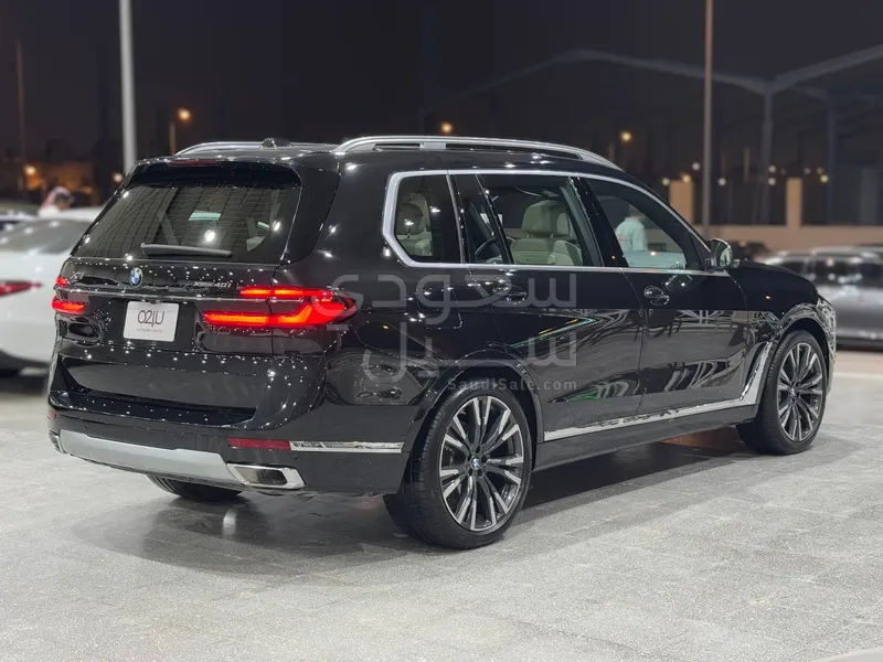 2023 BMW X Series 7