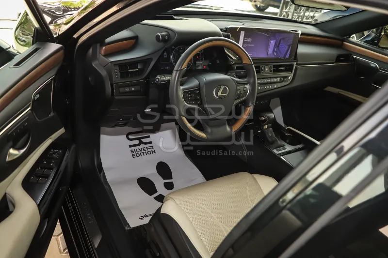 2023 Lexus ES 350