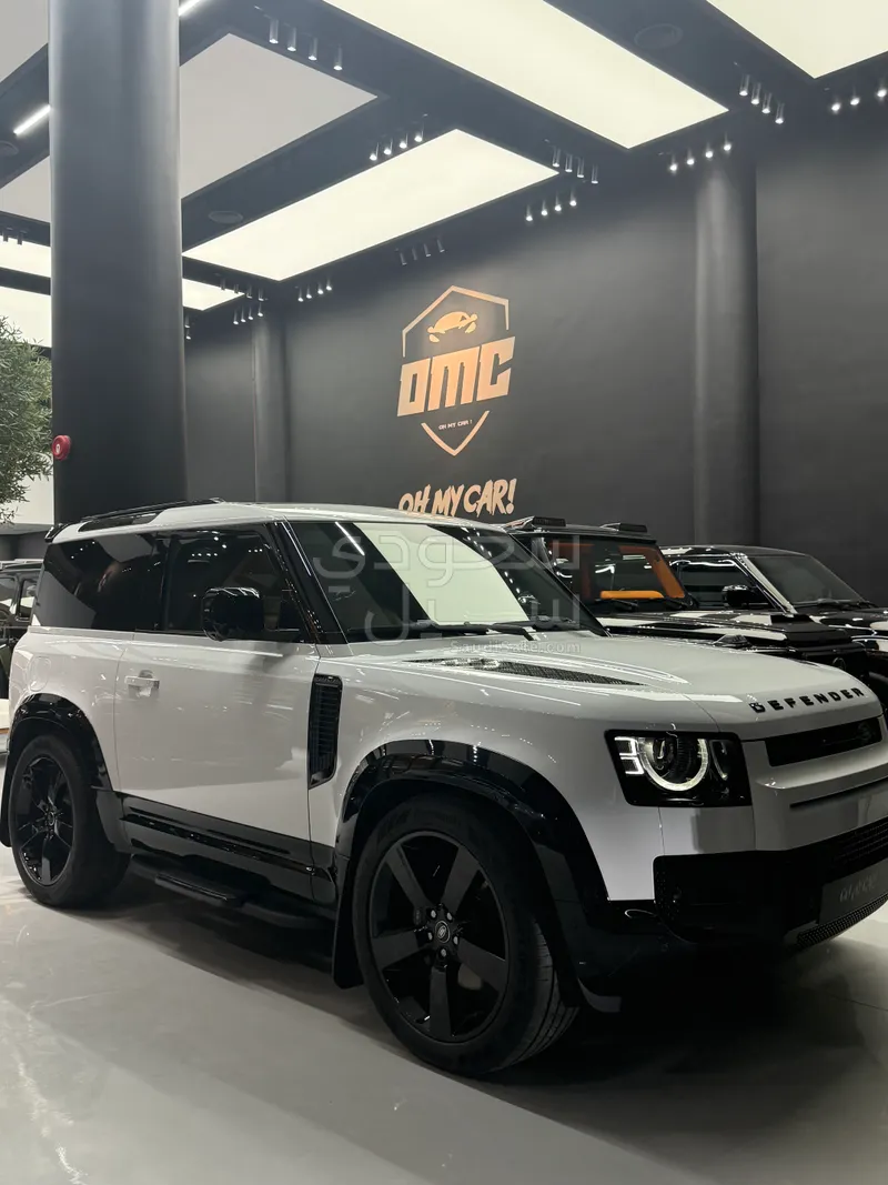 2025 Land Rover Defender 90