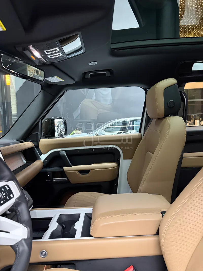 2025 Land Rover Defender 90