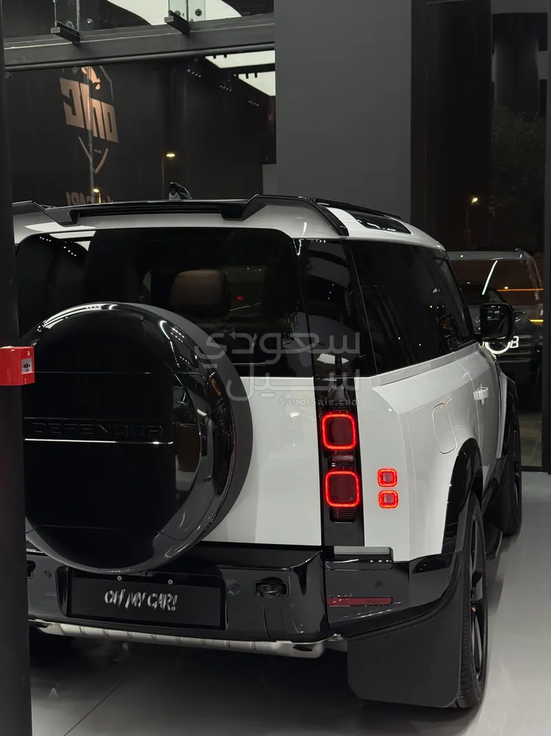 2025 Land Rover Defender 90