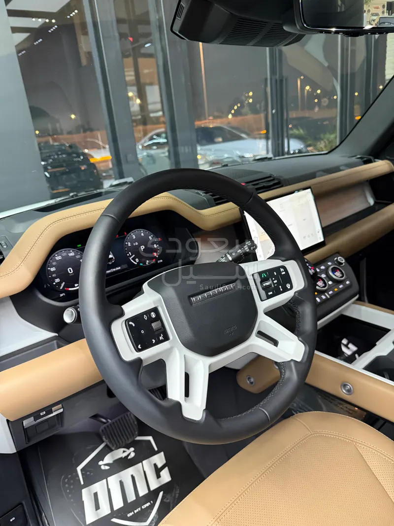 2025 Land Rover Defender 90