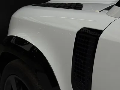 2025 Land Rover Defender 90