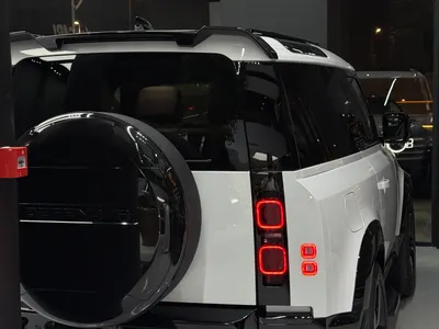 2025 Land Rover Defender 90