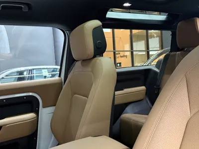 2025 Land Rover Defender 90