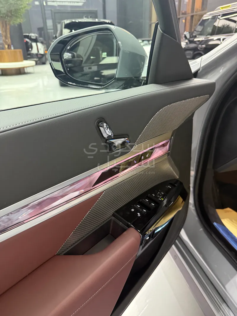2025 BMW 7 Series 735i