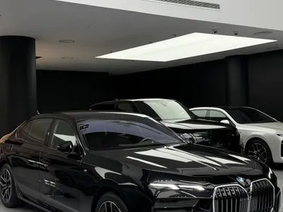 2025 BMW 7 Series 735i