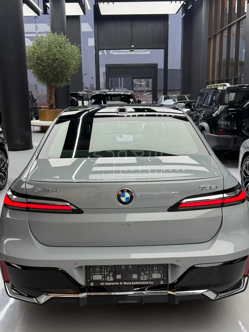 2025 BMW 7 Series 735i