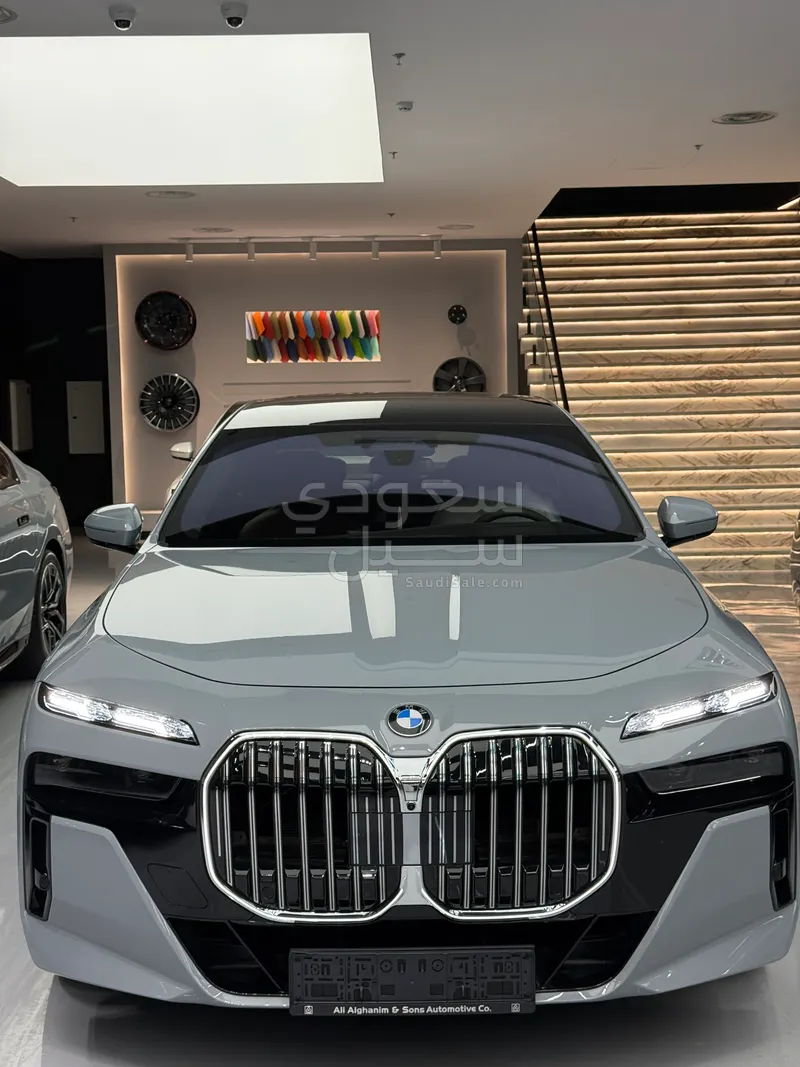 2025 BMW 7 Series 735i