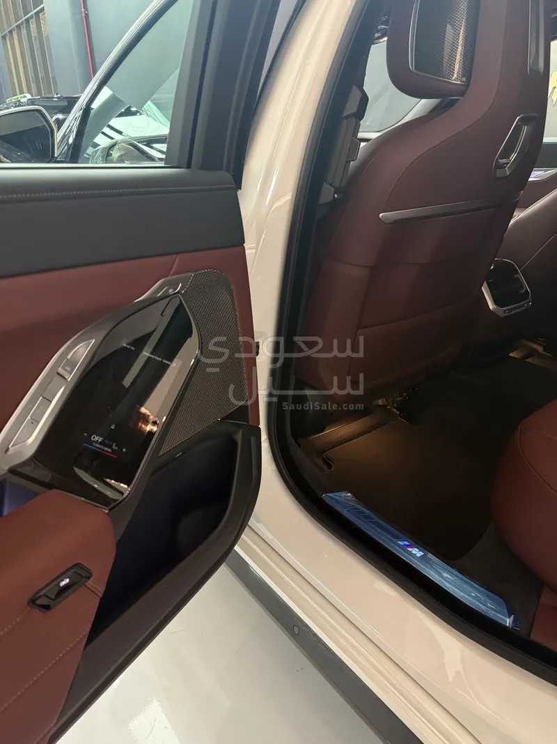 2025 BMW 7 Series 735i