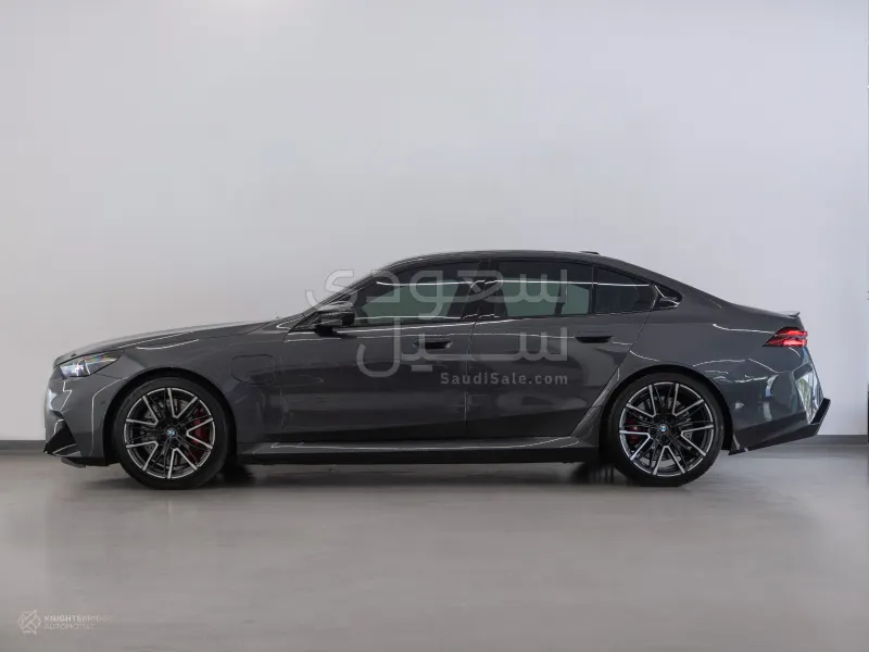 2025 BMW M Series M5