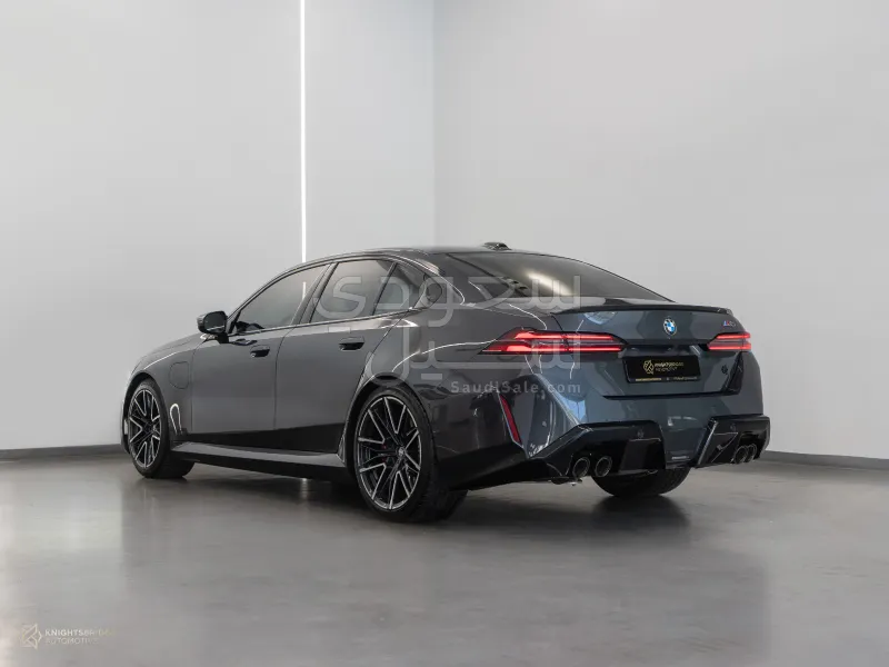 2025 BMW M Series M5