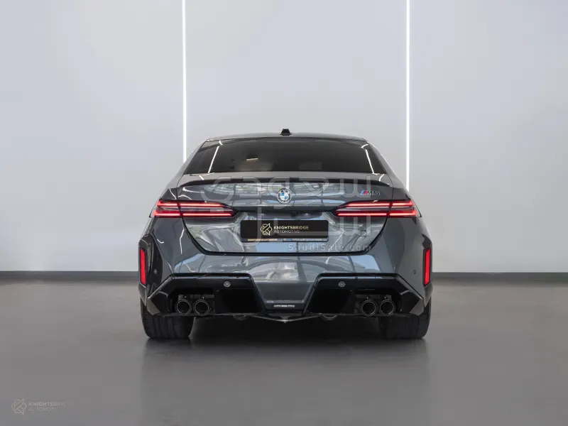 2025 BMW M Series M5