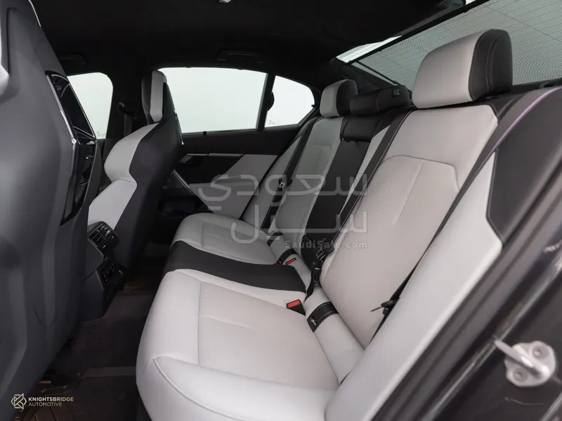 2025 BMW M Series M5