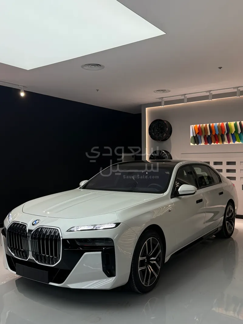 2025 BMW 7 Series 735i