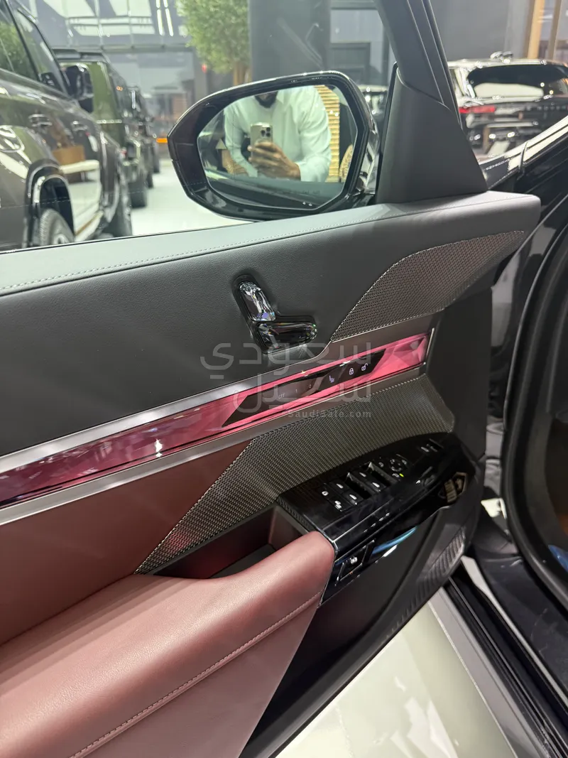 2025 BMW 7 Series 735i