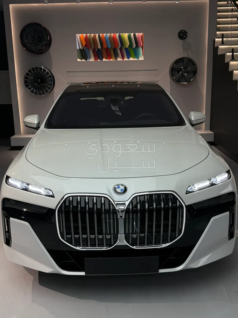 2025 BMW 7 Series 735i